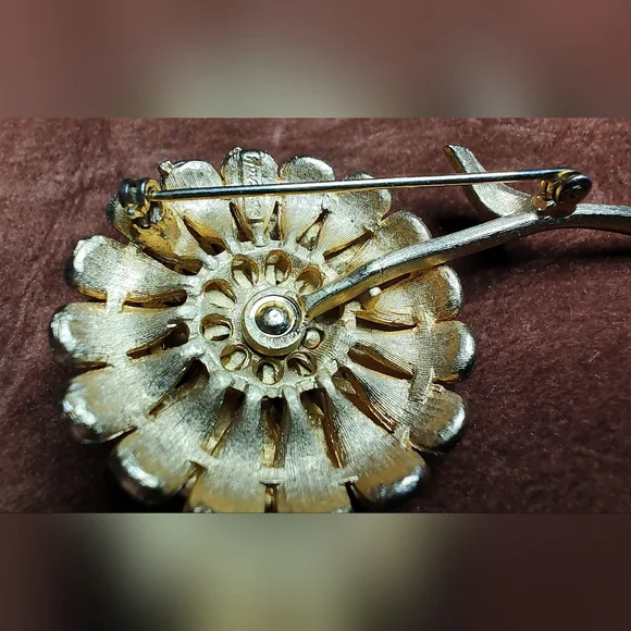 Vintage Coro craft Gold Tone Flower Brooch Mid Century Retro Fairy Cottage - Picture 6 of 6